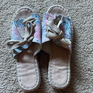 Floral print sandals, size 7.5